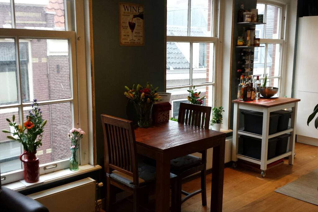 Small kitchen/dining table