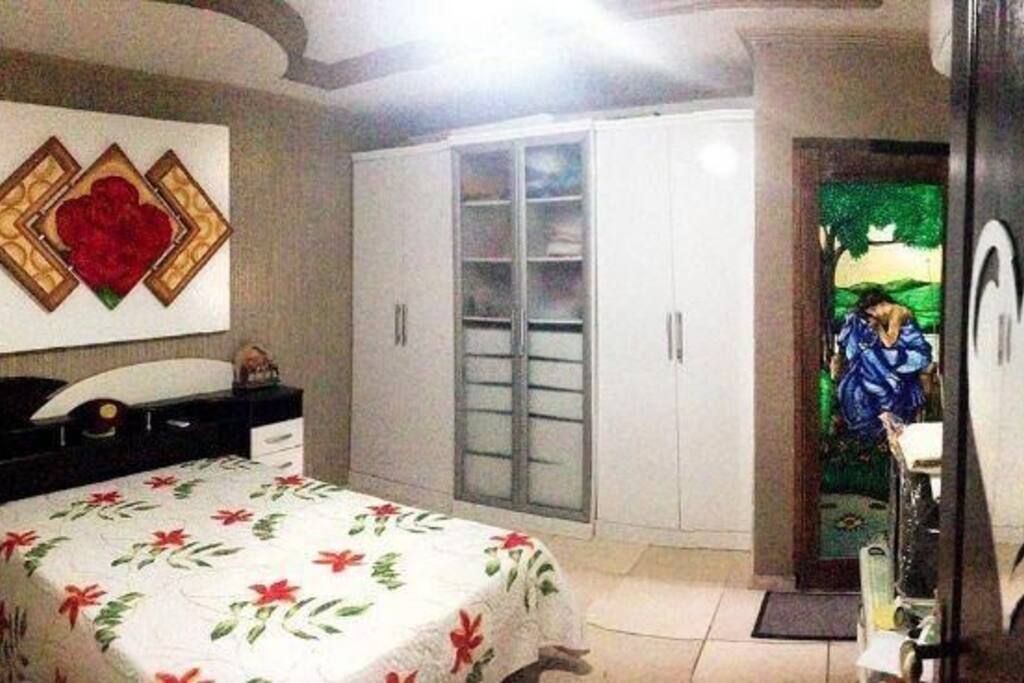 Suíte 01 com cama de casal, ar-condicionado