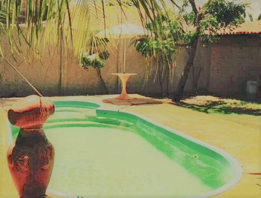 Piscina adulto e infantil.