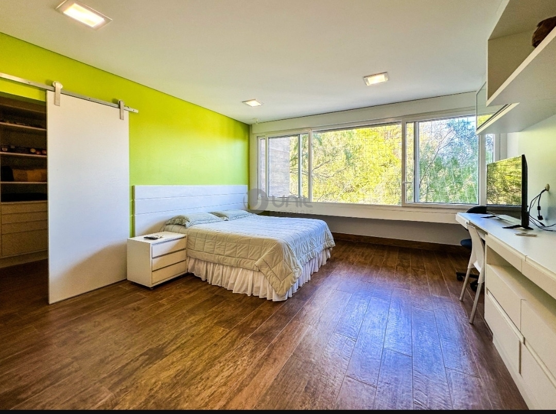 Suite 3: cama tamaño queen de 24 m2.