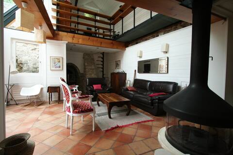 Charming house & pool next to  Paris & Versailles