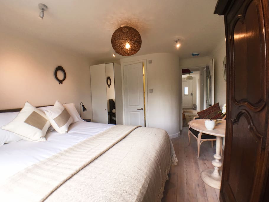 Gorgeous room with it's own ensuite shower room and kitchenette.