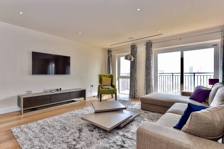 Luxury 3 bed 3 bath flat NW London gallery image 3