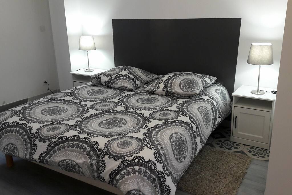Lit Queen size 160 cm