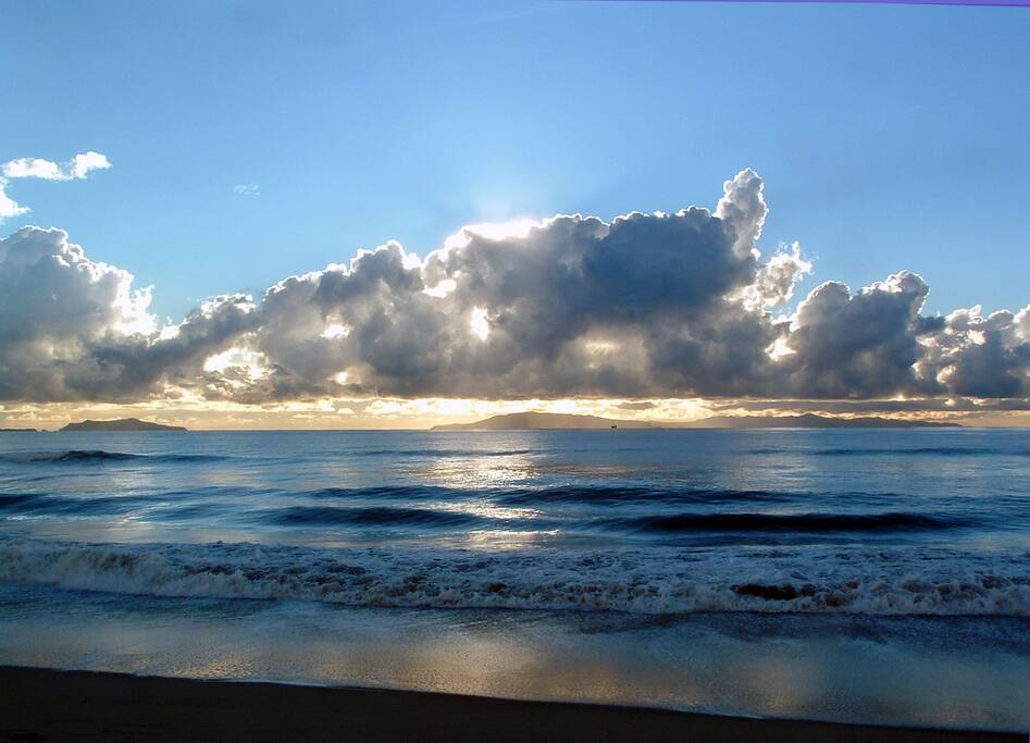 SANTA CRUZ ISLAND, CHANNEL ISLANDS