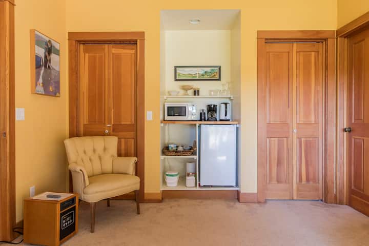 Point Reyes Retreat by the Bay
