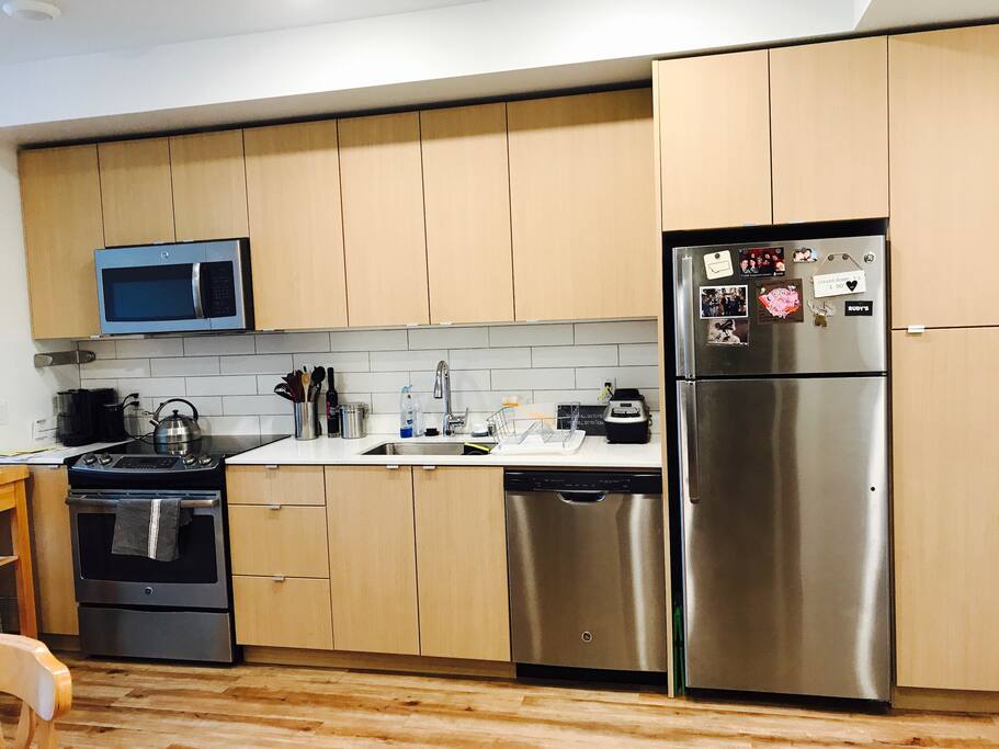 Full kitchen with all the essentials