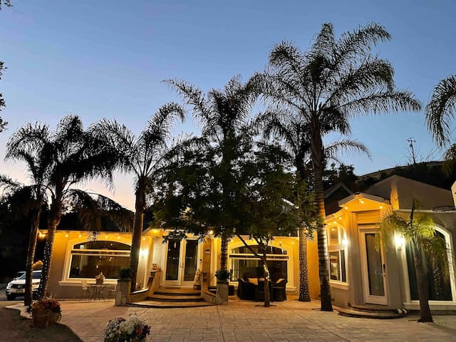 Peaceful Residence overlooking City