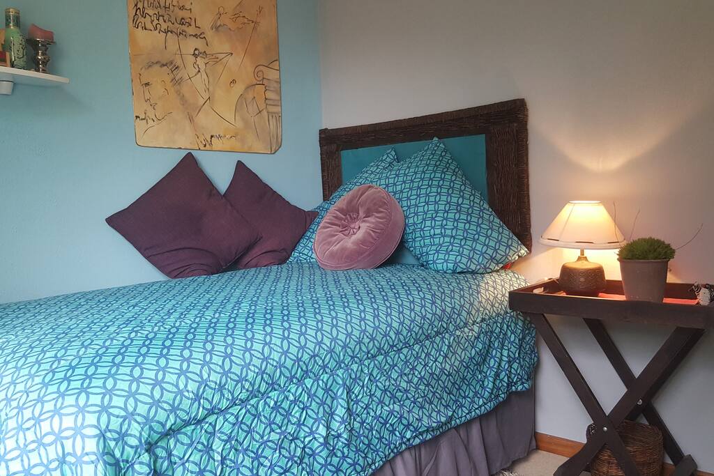 Revitalise in this luxurious, natural fibre, pillow top, posturepedic 3/4 bed