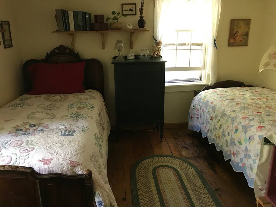 Both beds in the Daffodil Room.