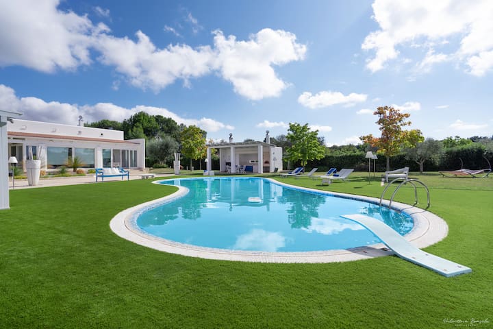 Villa LUCI’ in Puglia, con piscina esclusiva
