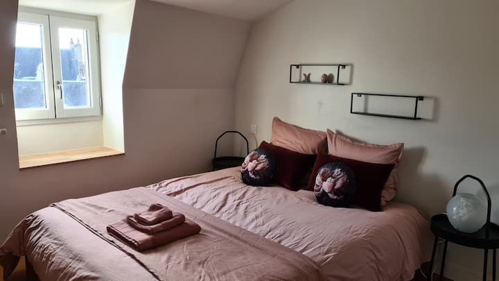 تم تجهيز غرفة النوم 2 بسرير بحجم كبير (160)