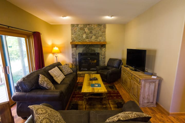 Sebule iliyo na meko, huduma ya Dish TV na msemaji wa kifaa cha muziki