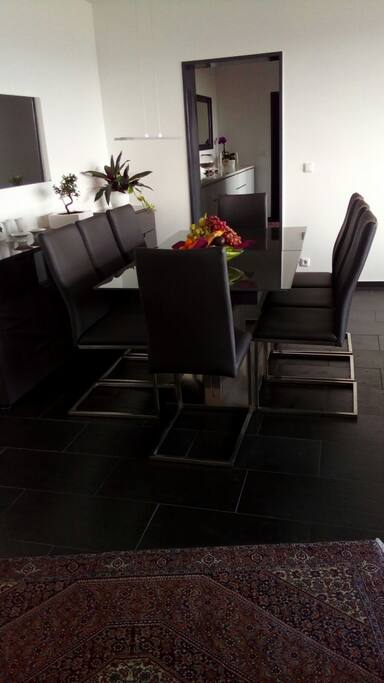 Living room / Dining Table