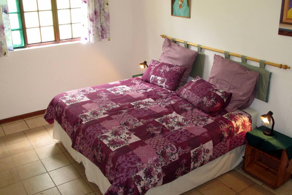 Bedroom 1 - 2 beds