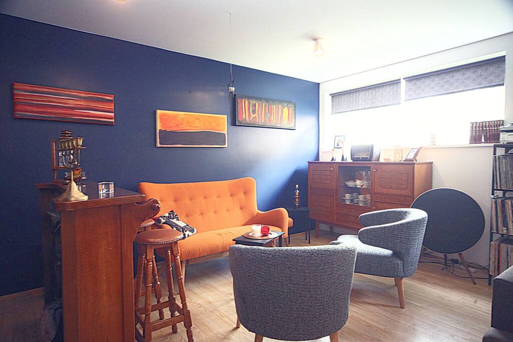 The "den". Very cozy and inviting atmosphere where you can lounge about after a walk through downtown.