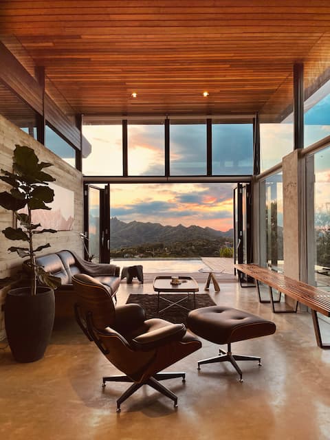 Cabin 1 - Mountainside luxury cabin w Batulao view