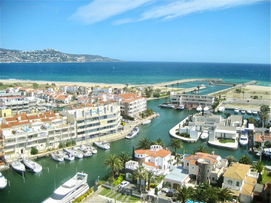 Empuriabrava l'entrée du port 200 metres de l'appart