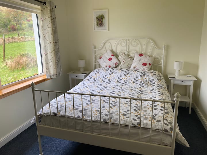 Camera da letto con vista mare e letto matrimoniale queen-size 