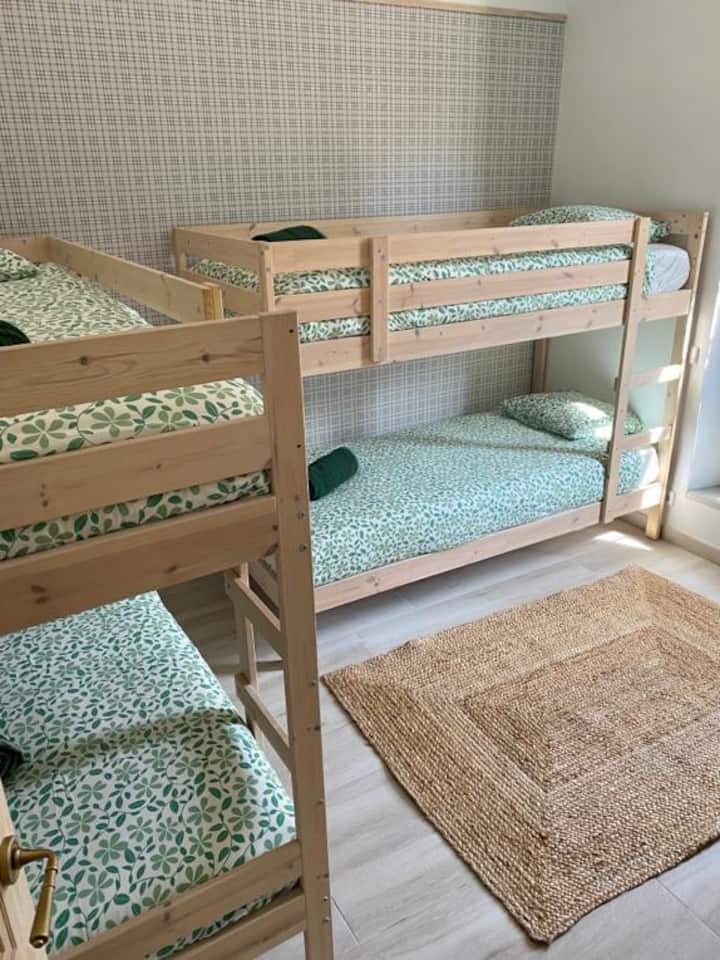 Spavaća soba 5 s dva kreveta na kat