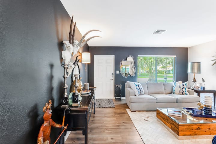Resort Pool Oasis Near Beaches • Designer Home - Bonita Springs, FL