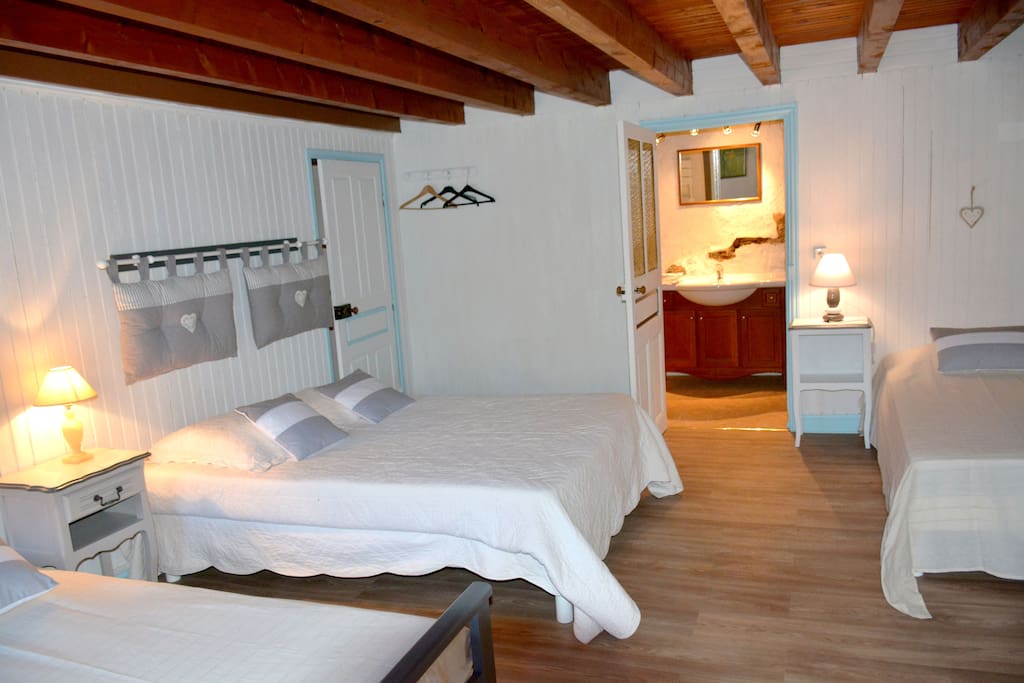 Chambre familiale avec salle d'eau
