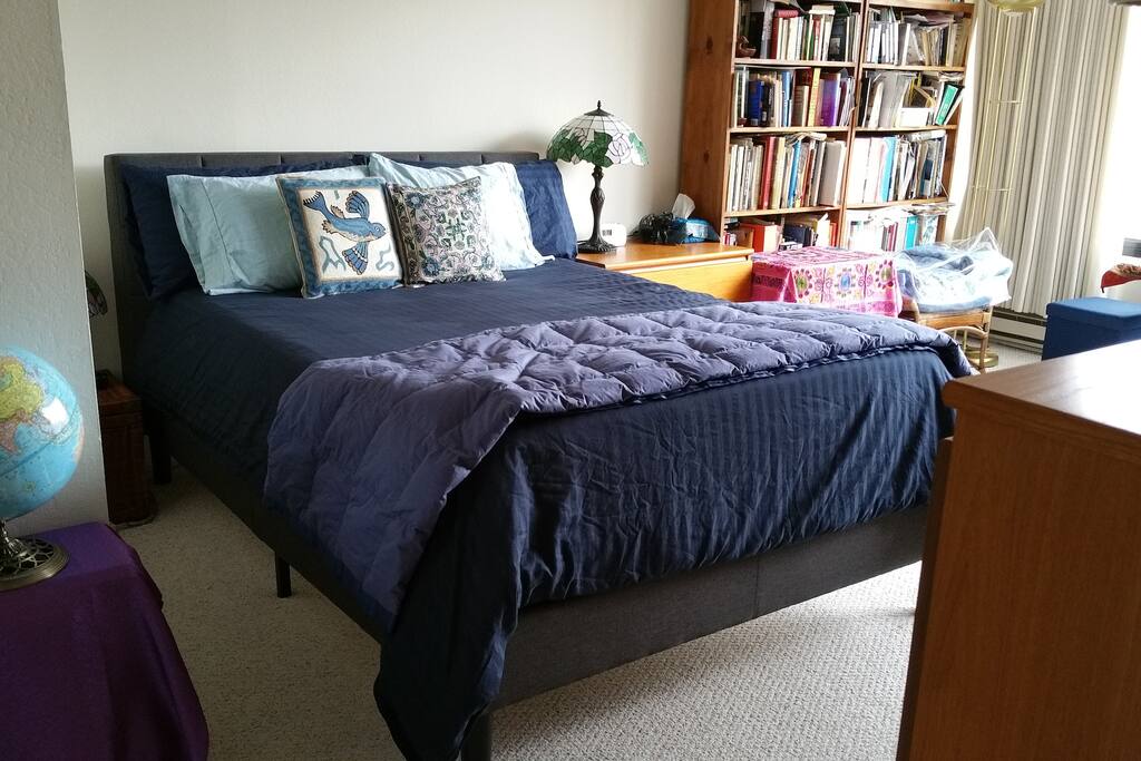 Your spacious bedroom has an en-suite bathroom and views of Nob and Russian Hills