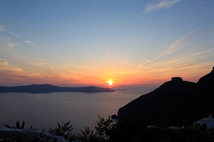 “Sensyo” entire cave home with unique sea views gallery image 5