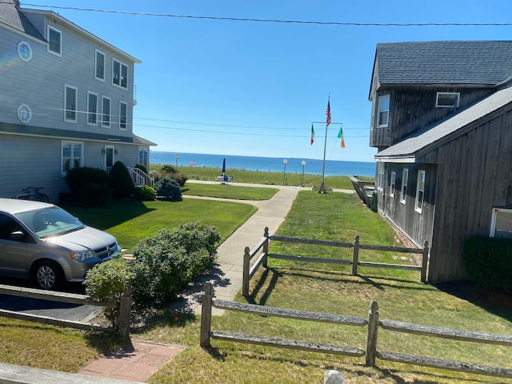 Spectacular 6 bed. beachfront OOB/Pine Point Cottages for Rent in Old