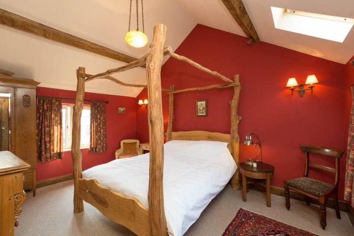 Double Room with handmade driftwood bed