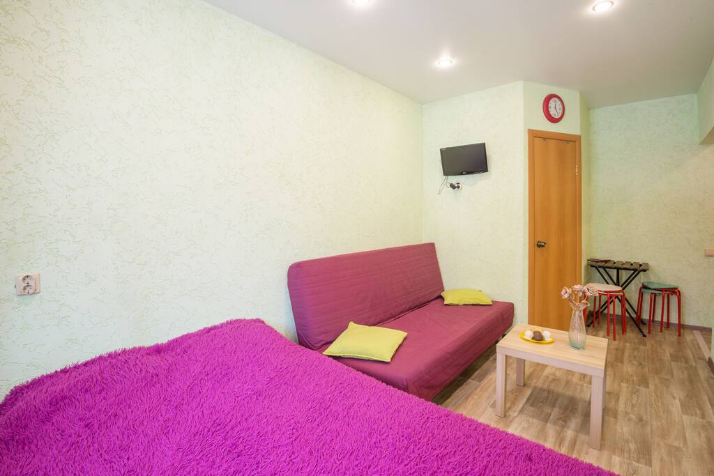 Гостиная-спальня с 4 спальными местами и телевизором*****Living room-bedroom with 4 sleeping places and TV.