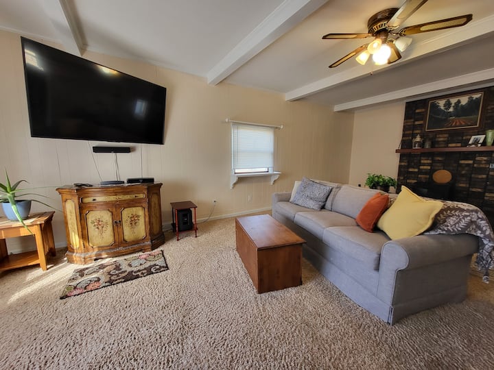 Cozy, Quiet 3 Bdrm Home Nearby Local Amenities - コロンバス, IN