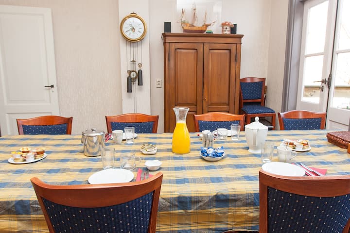 B&B room 1 in Historic Center Gouda with breakfast