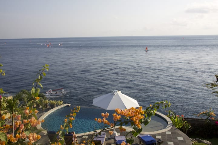 Villa Aquamarine - 100% Oceanfront & Private Pool - Villas for Rent in  Abang, Bali, Indonesia - Airbnb