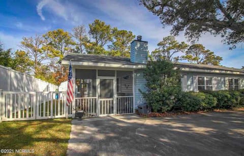 Top Airbnb: New Captains Quarters Boating Fun recently updated in Beaufort