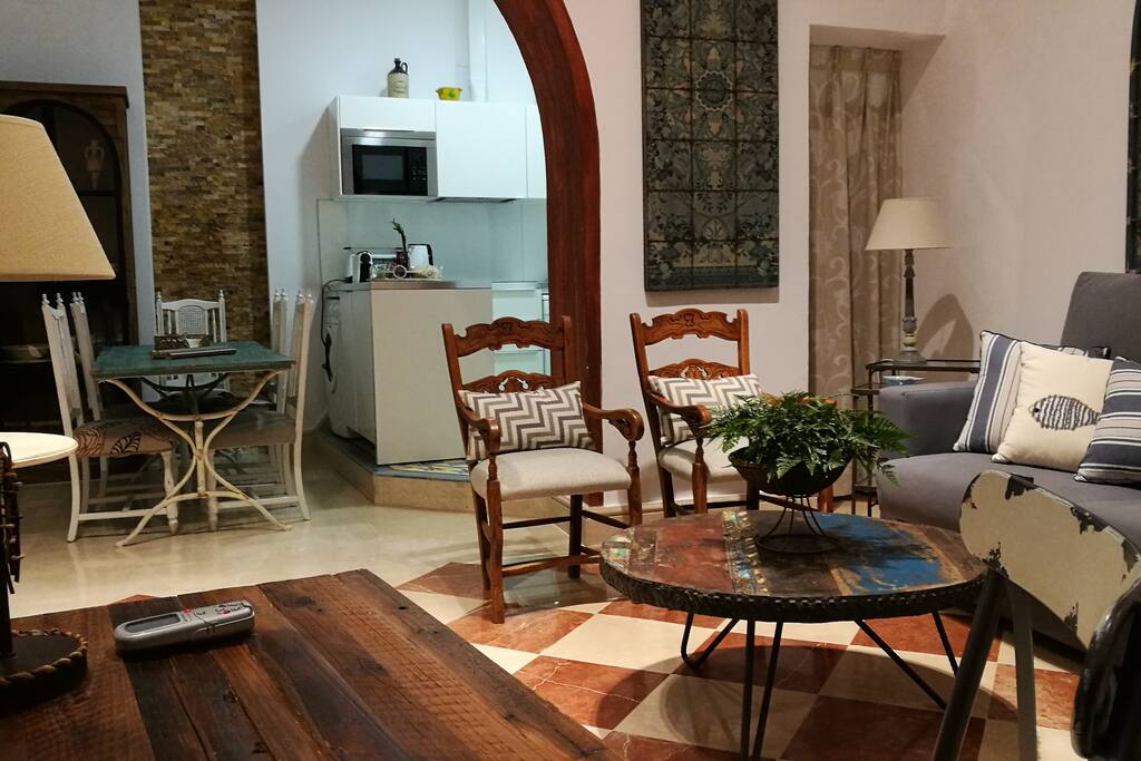 Salón con varios ambientes
