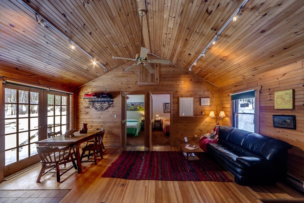 Isolated Charming Knotty Pine Cottage on 575 Cabins for Rent in