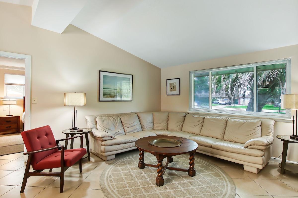 ספת עור גדולה ונוחה