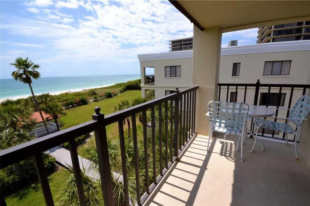 Gulf front balcony with AMAZING sunsets