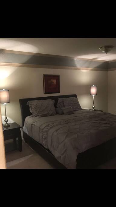 Master Bedroom (King size bed)