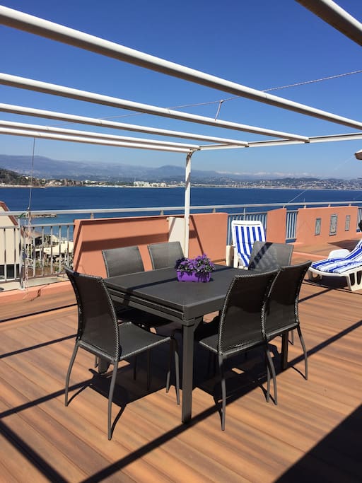 Terrasse côté mer