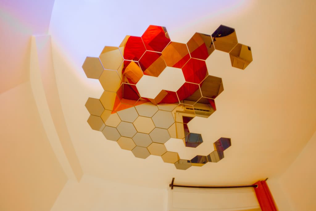 Undisposable ceiling mirror
