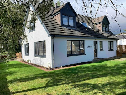 Underwood:
Deluxe 3 bedroom villa
for 6
HI-70683-F