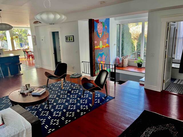 Downtown 4 Bedroom Garden Duplex in Historic Area gallery image 3