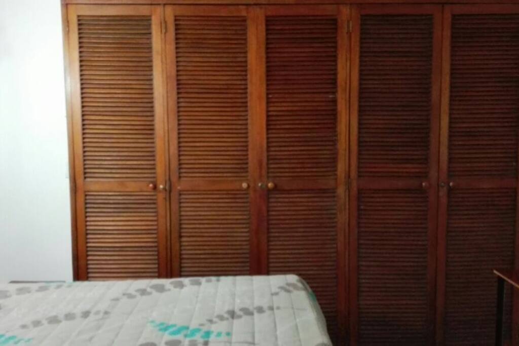 Private room with Air Conditioner + closet