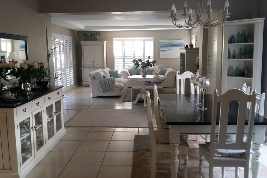 Sunny open plan dining room lounge