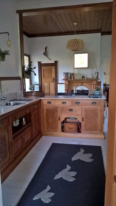 Lovely antique timbered kitchen with modern and spacious features