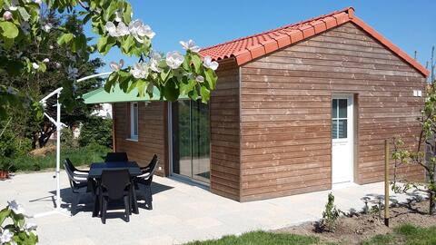 Annonce Airbnb populaire: The calm of the seaside bungalow à Les Sables D'olonne