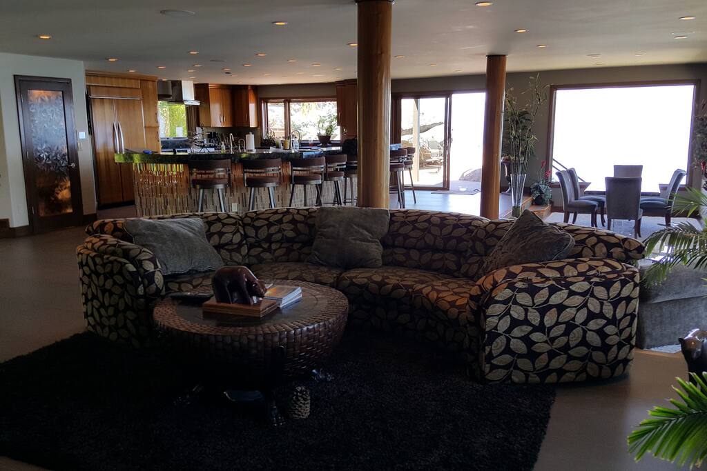2nd story living room