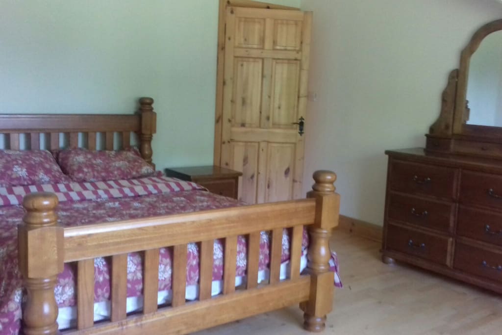 Bedroom with Queen size bed.